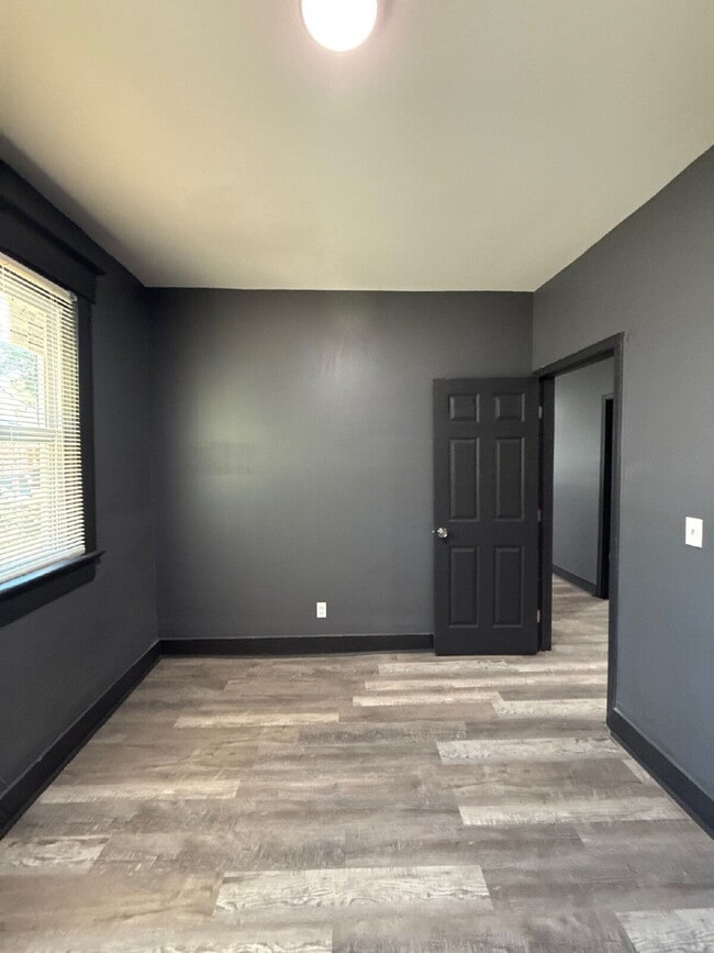 Building Photo - Fully Renovated 4BR in Berclair/Highland Heights – Section 8 Welcome