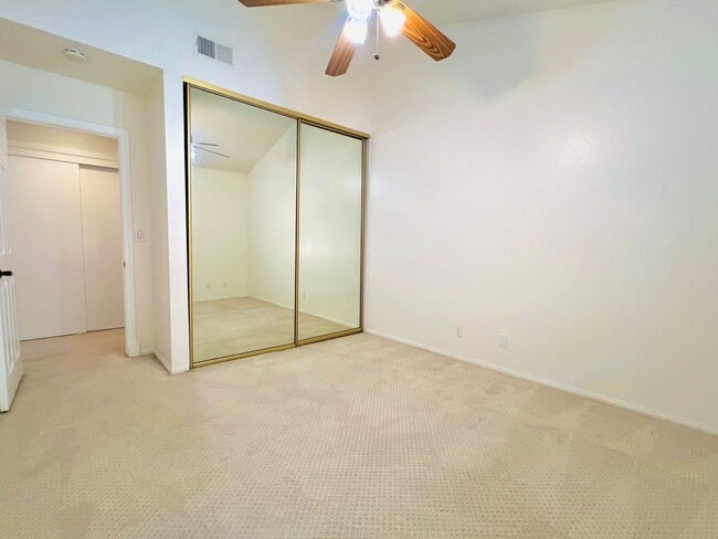 Building Photo - 4 bedroom home for lease