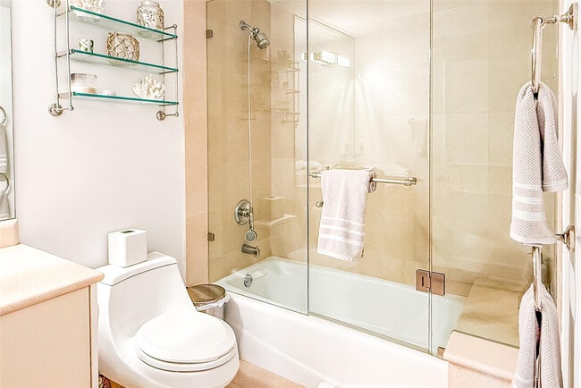 Building Photo - 2110 N Ocean Blvd