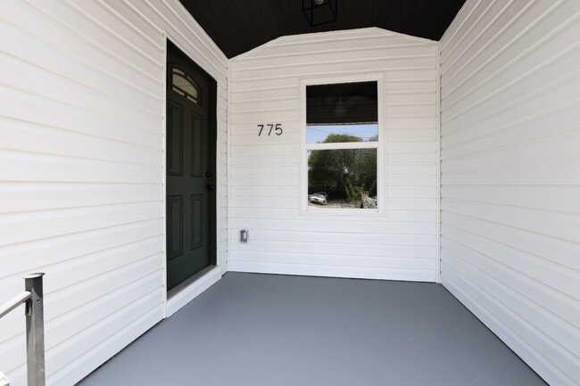 Building Photo - 775 Yucca St