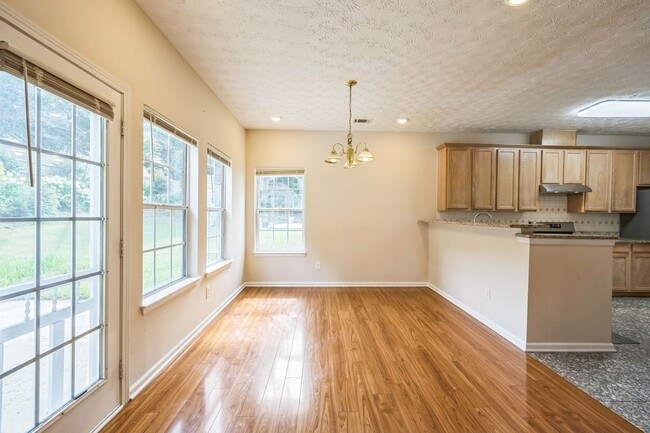 Building Photo - Spacious 4BR House in Lawrenceville