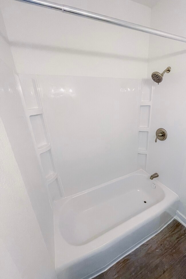 Building Photo - Flats on Pleasant