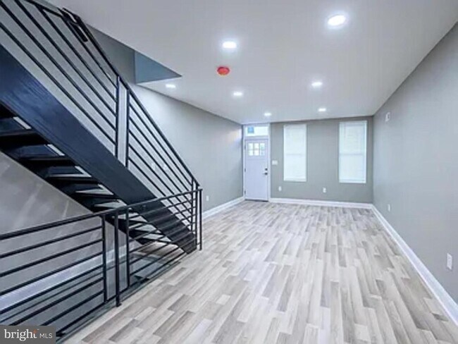Building Photo - 2212 Greenwich St