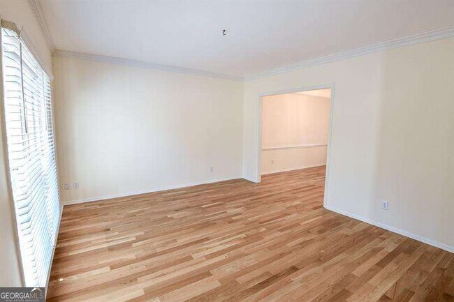 Building Photo - 1865 Oak Tree Hollow