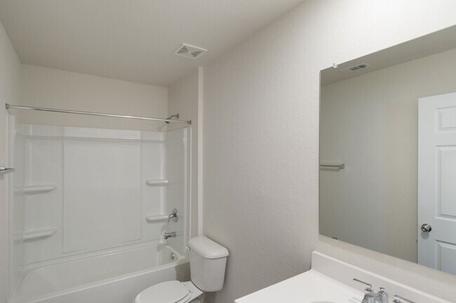 Building Photo - 3-Bedroom Home with Flexible Office Space