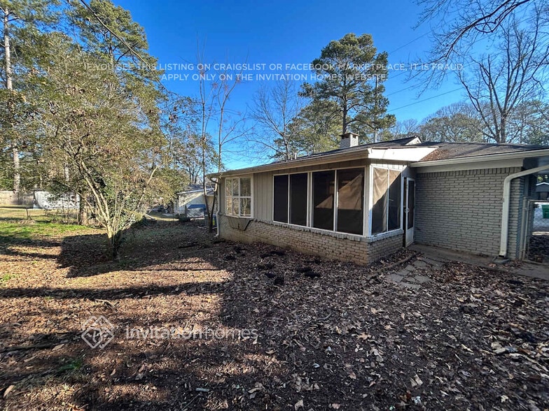 Building Photo - 1921 Cindy Dr