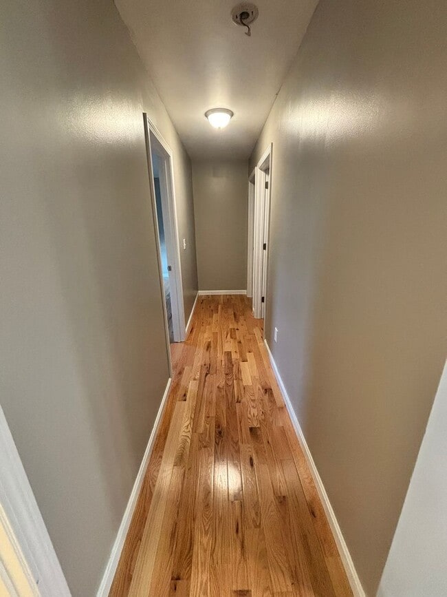 Building Photo - Beautiful Duplex in the Heart of Indian Or...
