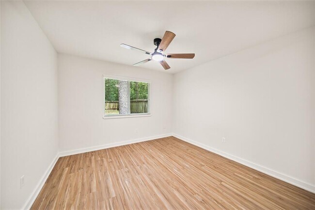 Building Photo - 18 Tulip Hill Ct