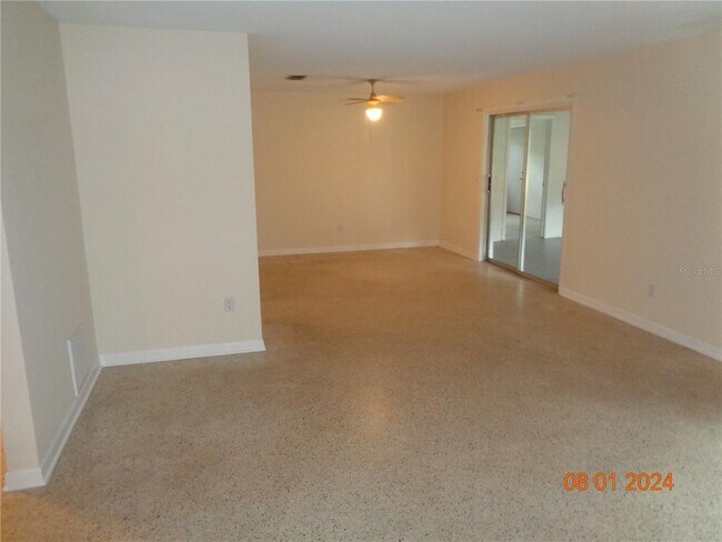 Building Photo - 508 Camelia Ln
