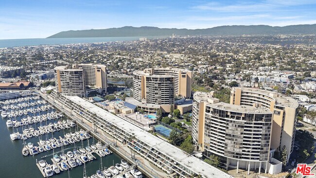 Building Photo - 4316 Marina City Dr