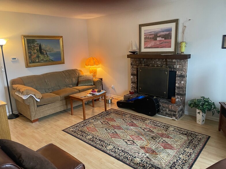 Building Photo - 1260 Marywood Ct