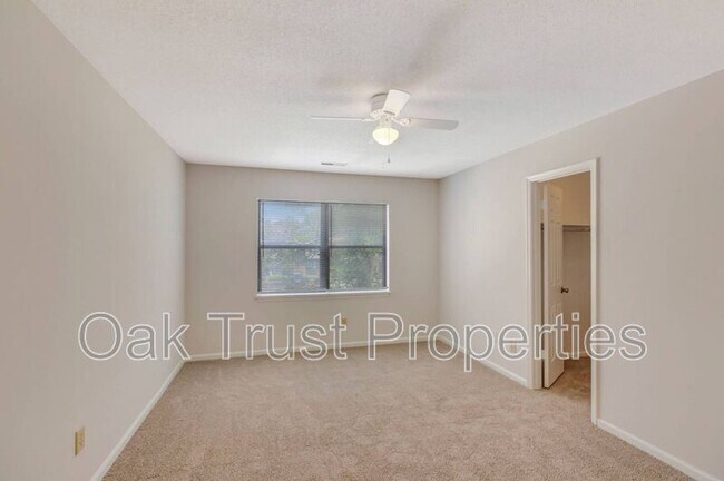 Building Photo - 593 Travelers Blvd