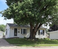 Building Photo - 2230 Brookside Dr