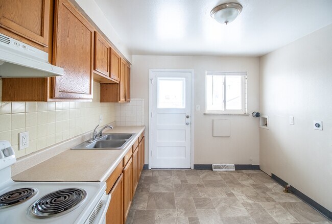 Building Photo - 1707 W 52nd Ave