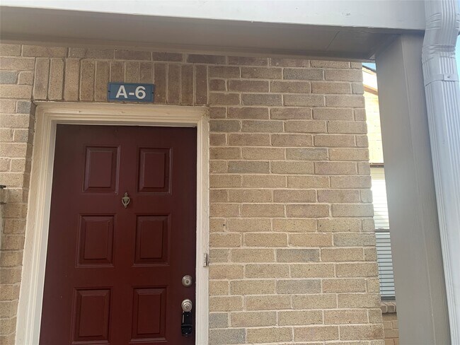 Building Photo - 2710 Grants Lake Blvd