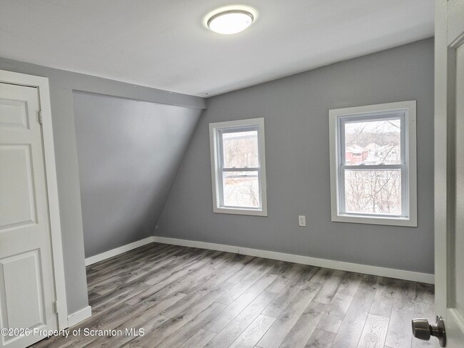 Building Photo - 124 Willow St