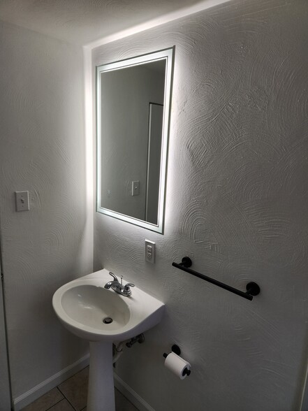 Building Photo - 414 Lincoln Ave