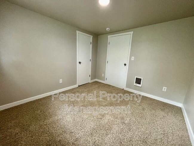 Building Photo - 525 NW 10th Ave