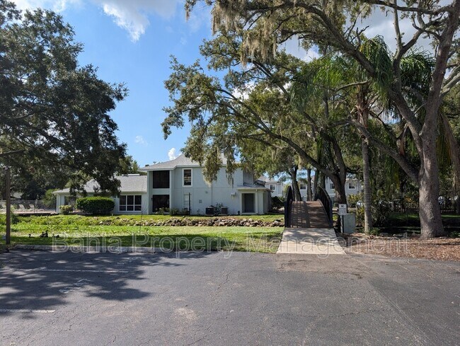 Building Photo - 4053 Dolphin Dr