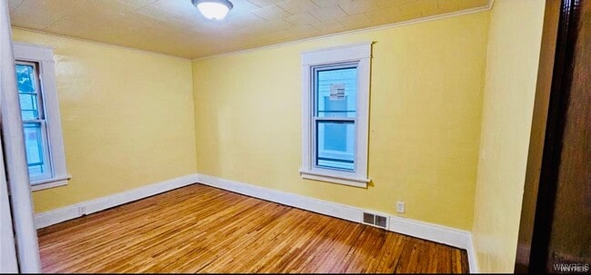 Building Photo - 320 Jewett Ave