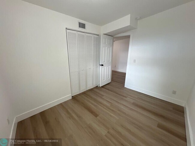 Building Photo - 10540 NW 28th Ave