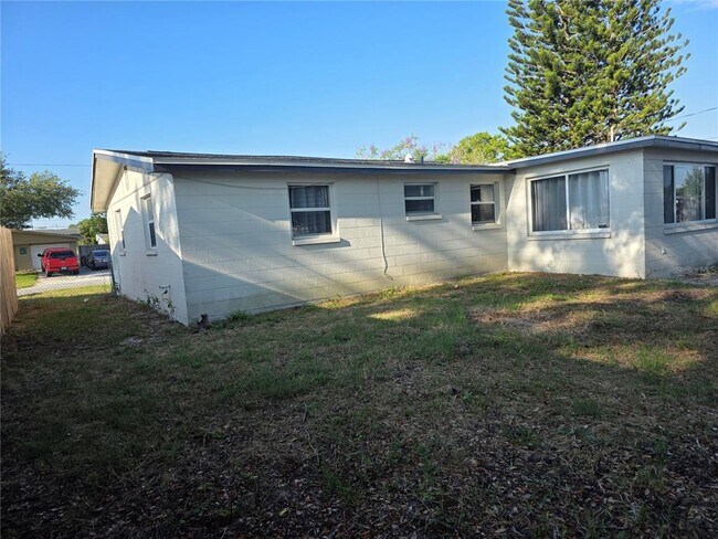 Building Photo - 4823 Longwood Ave