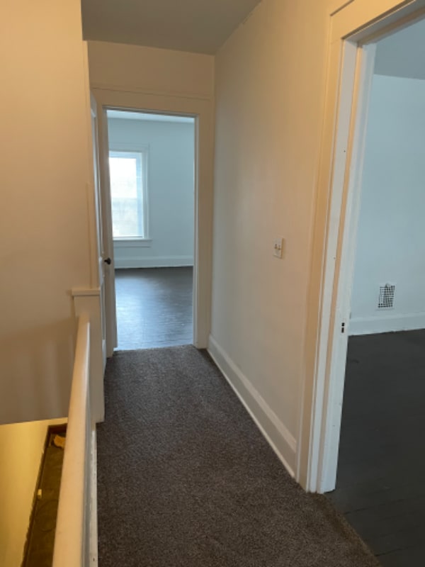 Building Photo - 5 Circle St