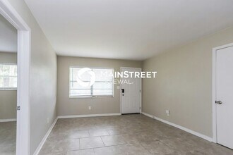 Building Photo - 3 Bedroom Pet-Friendly Home in St Petersbu...