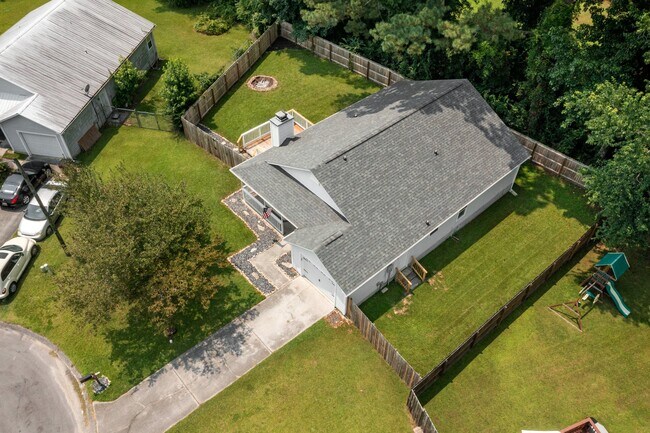 Building Photo - 1212 Gerald Dr