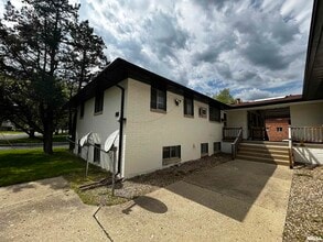 Building Photo - 2613 W Wardcliffe Dr