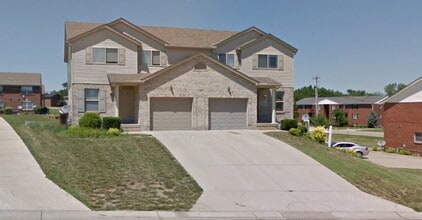 Building Photo - 3 Bed 2.5 Bath Townhome