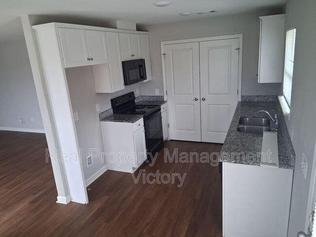 Building Photo - 3017 3rd Pl E