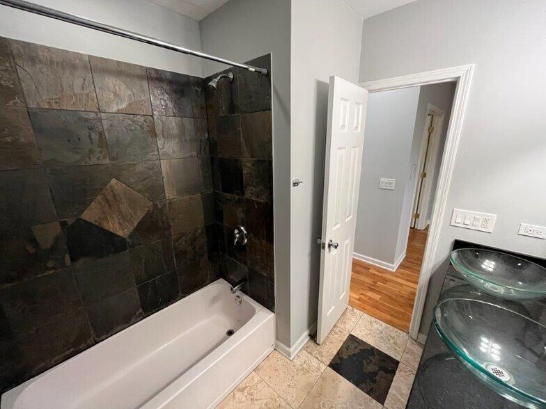 Building Photo - 2249 S Bell Ave