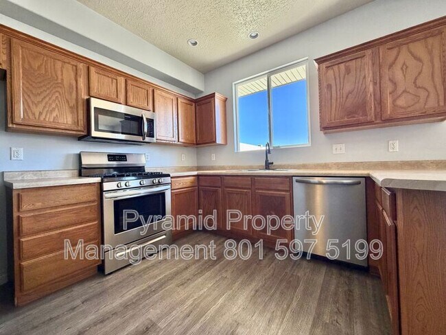 Building Photo - 1688 W 3180 N