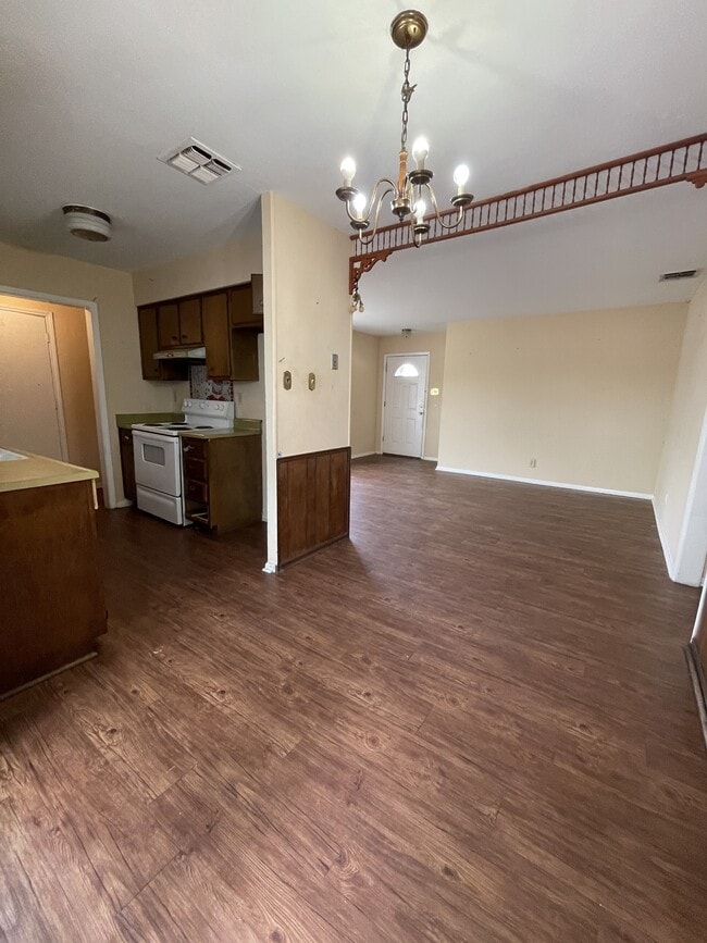 Building Photo - 247 Fennel Dr