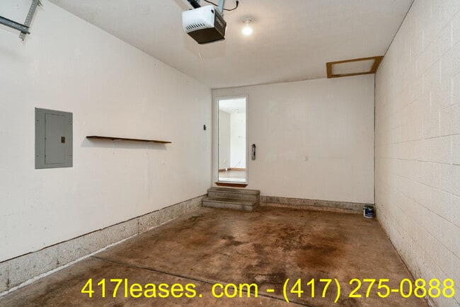 Building Photo - 1257 E Lakewood St