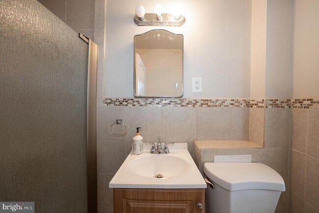 Building Photo - 232 Stoneway Ln