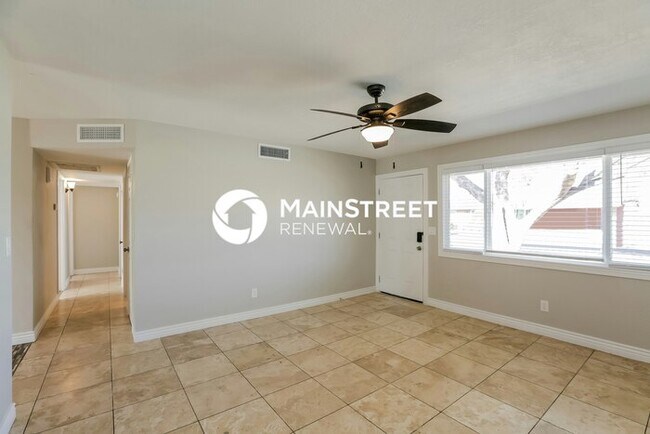 Building Photo - 4 Bedroom Pet-Friendly Home in Phoenix, AZ...