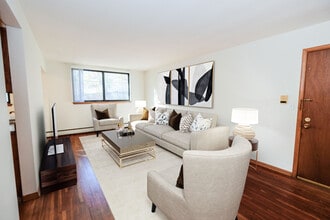 Building Photo - Randolph Apartments | 1172