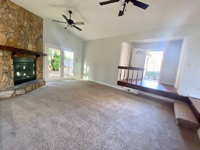Building Photo - 5805 Dockridge Ct