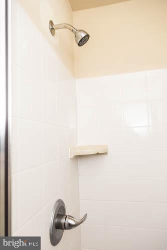 Building Photo - 415 Dearnley St