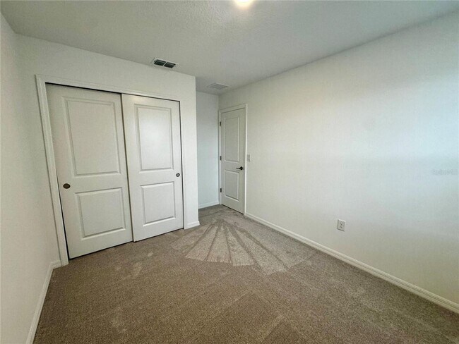 Building Photo - 3037 Canary Ave
