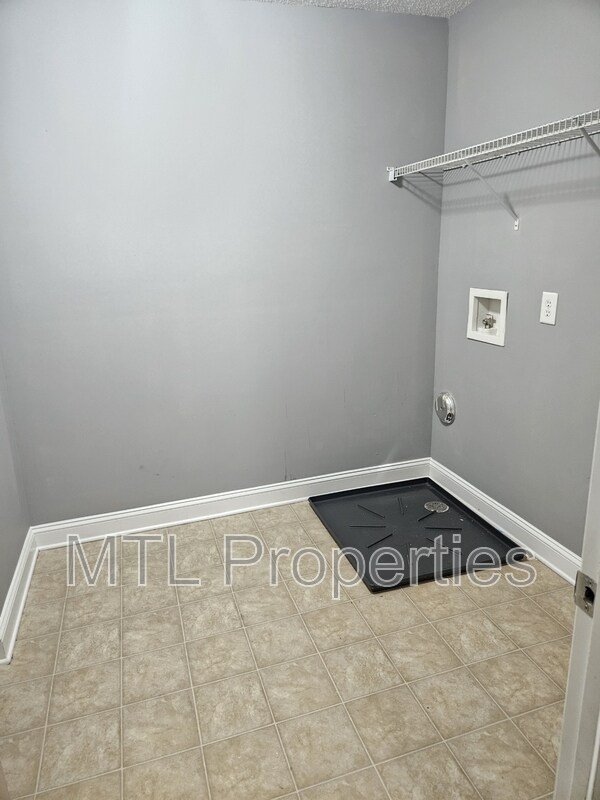 Building Photo - 302 Nanny Point Dr