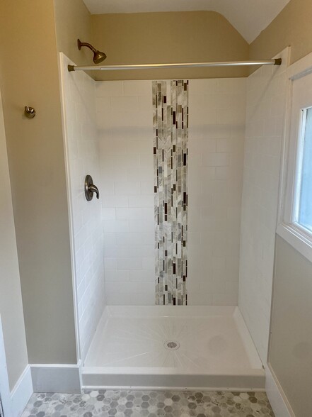 Upstairs Bathroom - 436 Glendale St