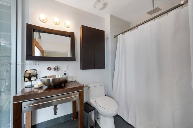 Building Photo - 1700 Meridian Ave