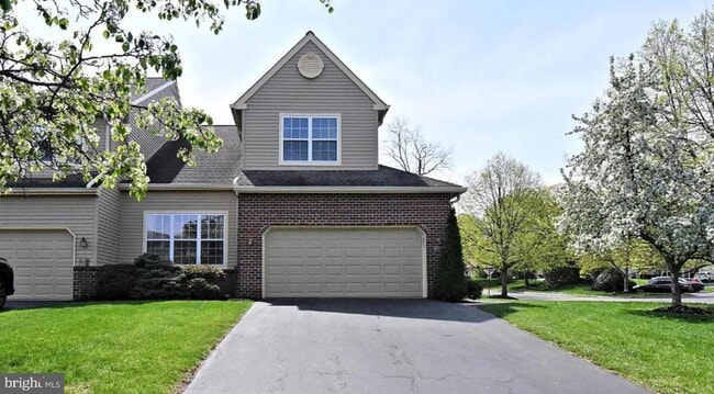 Building Photo - 235 Pinecrest Ln