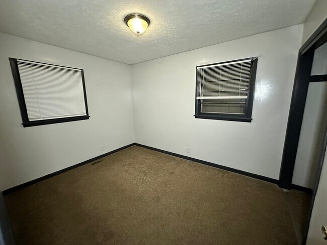 Building Photo - 1217 E 9th Ave