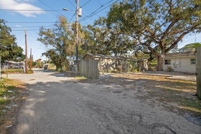 Building Photo - 773 W Harbor Dr S