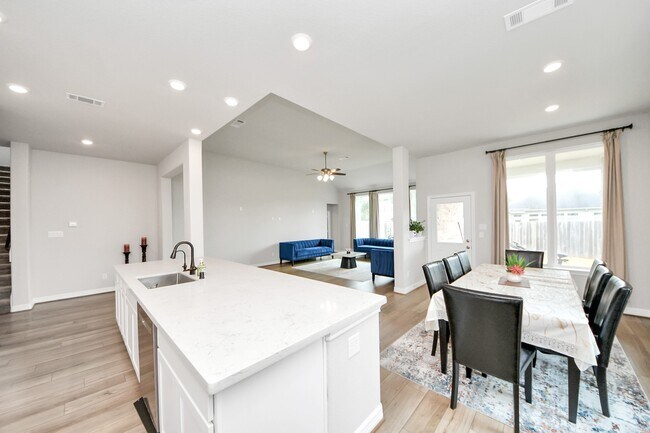 Building Photo - 2830 Tumlinson Dr