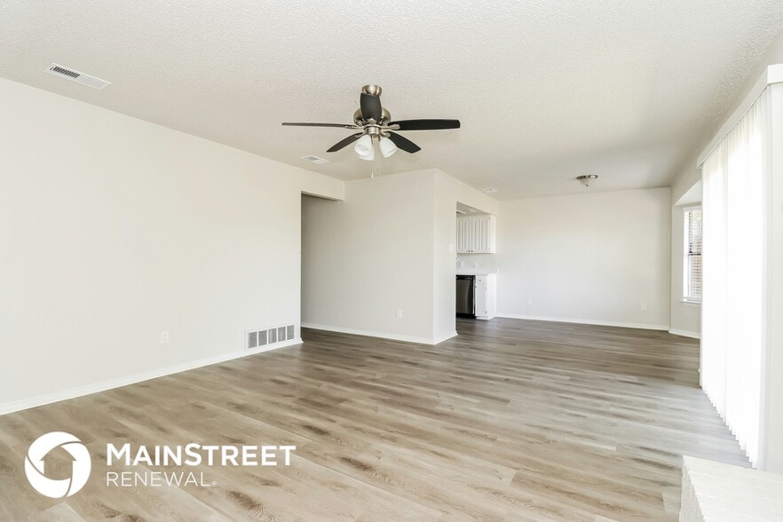 Building Photo - 4710 Green Hollow Dr